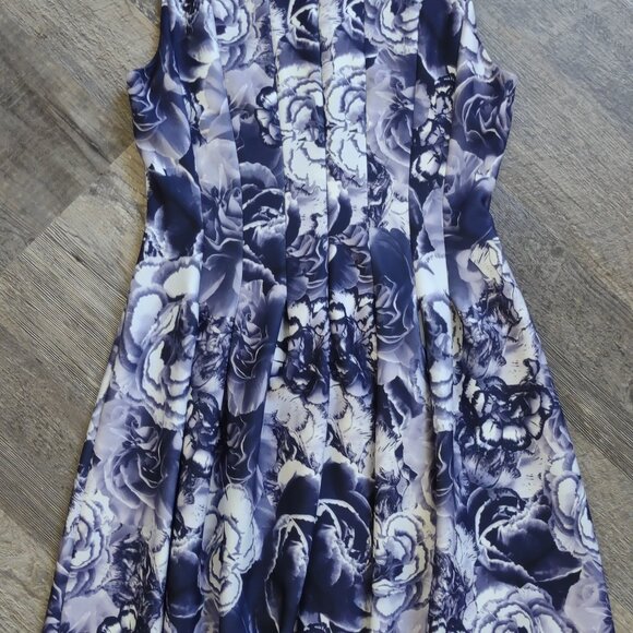 Tommy Hilfiger A-Line Midi Dress Size 12 Sleeveless Blue & White Floral - Picture 1 of 10